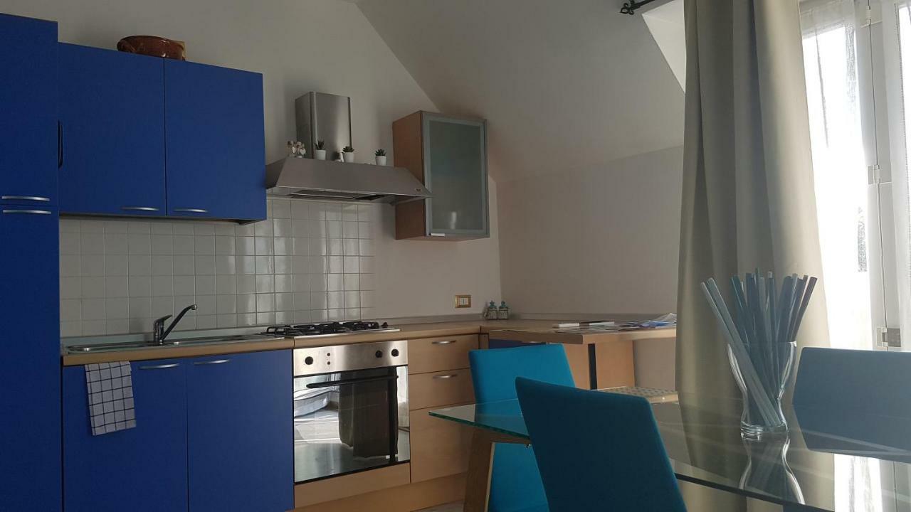 דסנזאנו דל גארדה La Magnolia Apartments Violet מראה חיצוני תמונה