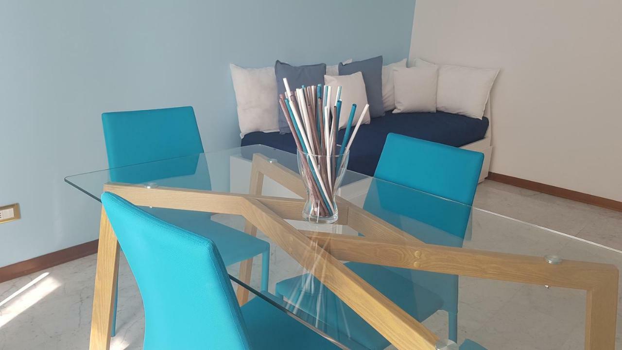 דסנזאנו דל גארדה La Magnolia Apartments Violet מראה חיצוני תמונה