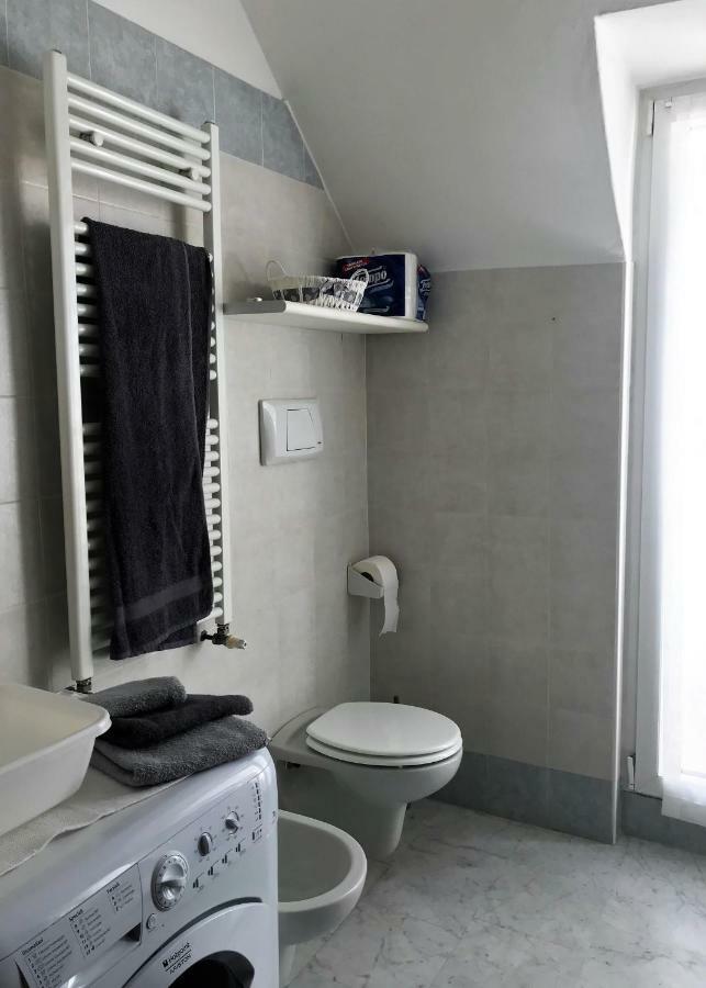 דסנזאנו דל גארדה La Magnolia Apartments Violet מראה חיצוני תמונה