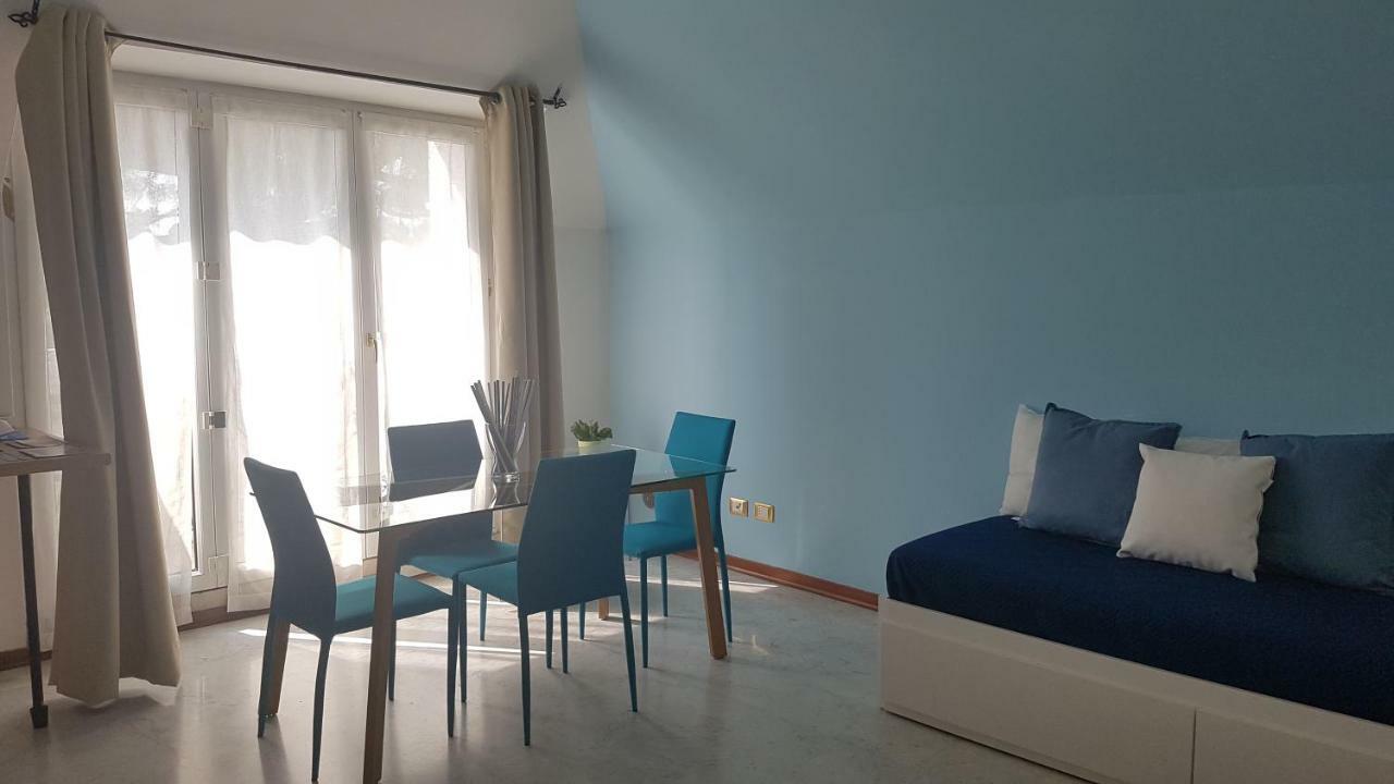 דסנזאנו דל גארדה La Magnolia Apartments Violet מראה חיצוני תמונה