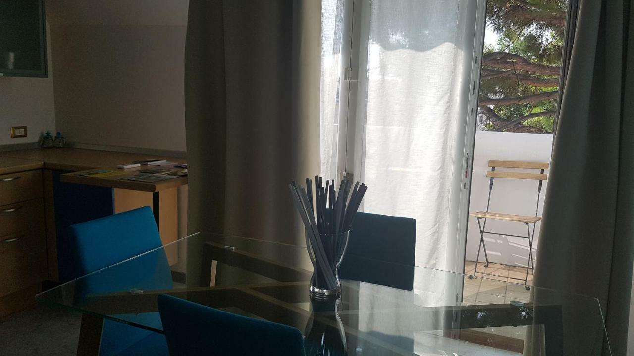 דסנזאנו דל גארדה La Magnolia Apartments Violet מראה חיצוני תמונה